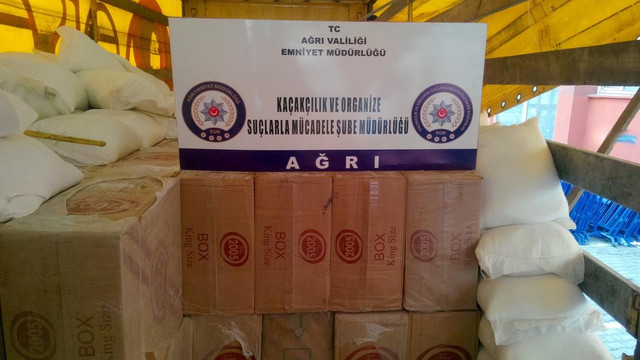 Tuz çuvalları arasında kaçak sigara sevkiyatı