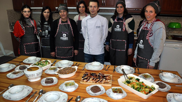 Yılbaşı yemeklerini kursta öğreniyorlar