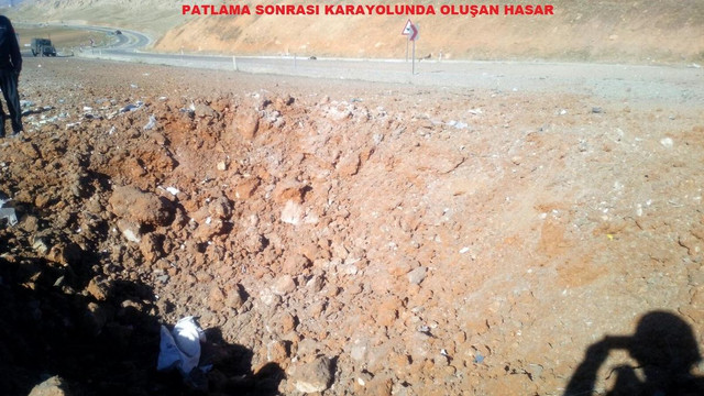 Yola yerleştirilen 400 kilogram patlayıcı infilak ettirildi