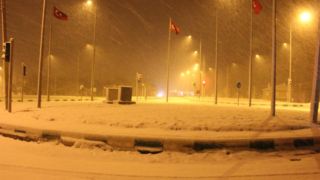 Balıkesir'de eğitime kar engeli