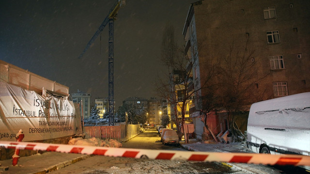 İstanbul Bahçelievlerde okul inşaatı çöktü!