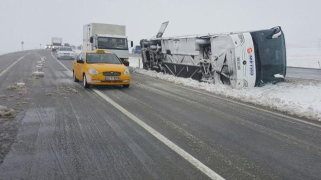 Kırşehirde ikinci otobüs kazası: 50 yaralı!