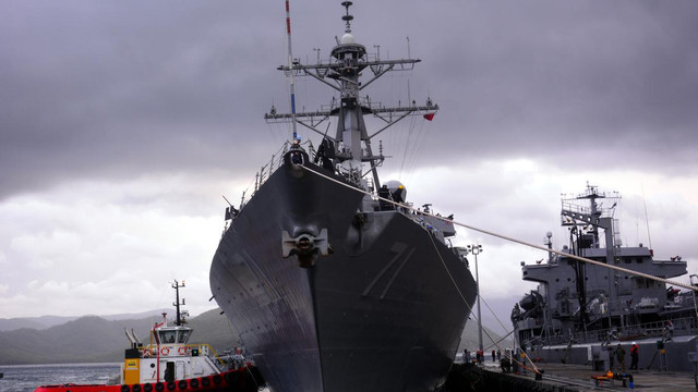 ABD savaş gemisi USS Ross 71 Marmaris'e geldi