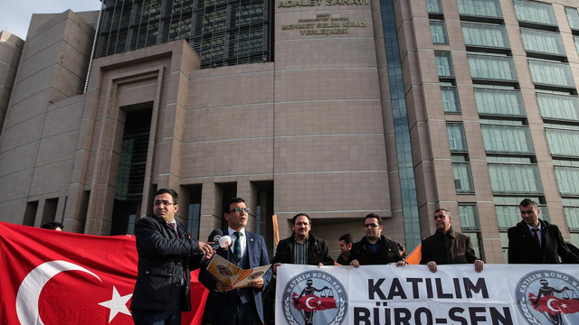 Adliye önünde "mülakat" protestosu