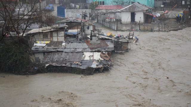 Arnavutluk ve Kosova'da sel