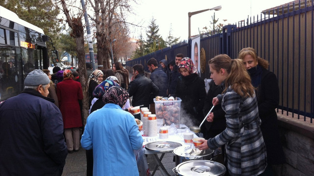 Cankiri Belediyesinden universite ogrencilerine corba ikrami