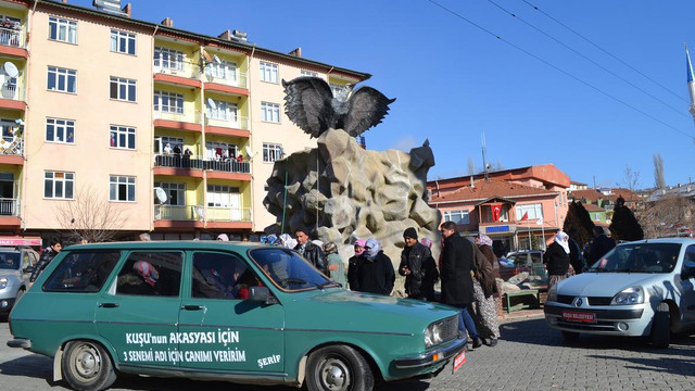 Danıştayın kararını konvoy oluşturarak kutladılar
