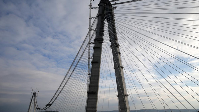 Davutoğlu 3. köprü şantiyesinde incelemelerde bulundu