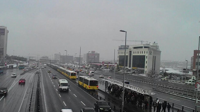 Merterde metrobüs kazası! 5 kişi yaralandı!