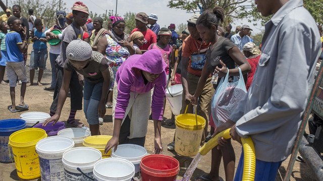 Guney Afrika'da kuraklik ciftcileri zorluyor