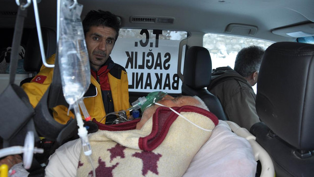 Hakkari'de hasta kurtarma operasyonu