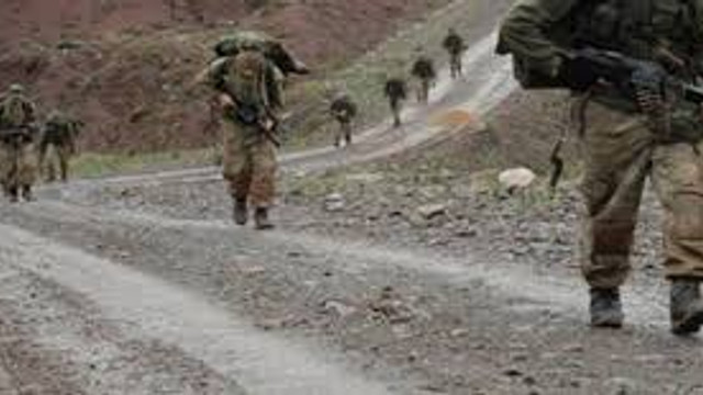 Surda sular durulmuyor! 3 asker yaralı!