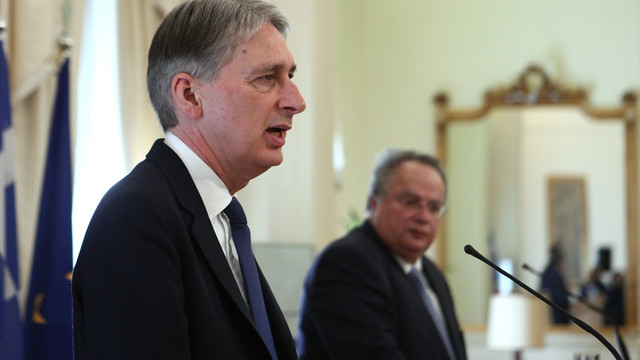 Ingiltere Disisleri Bakani Hammond Atina'da