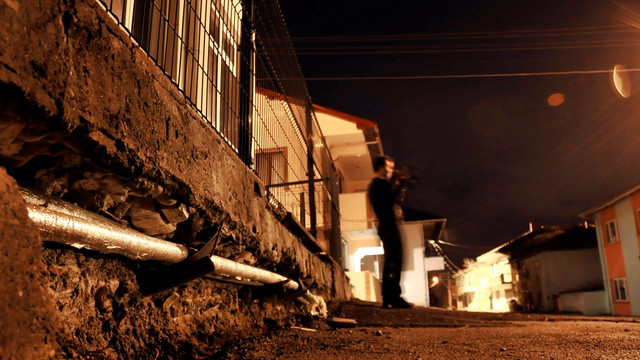 Isinmak icin okuldan eve kacak boru cektigi iddiasi