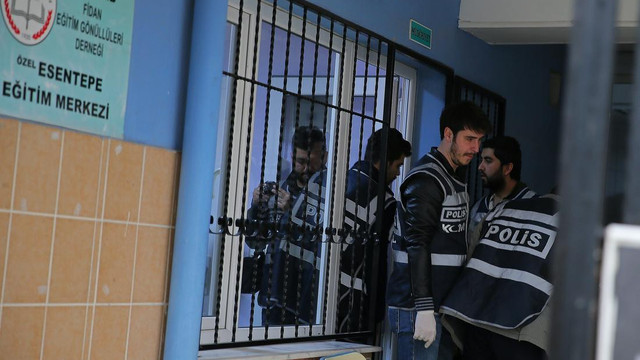 İzmir'de "FETÖ/PDY" operasyonu