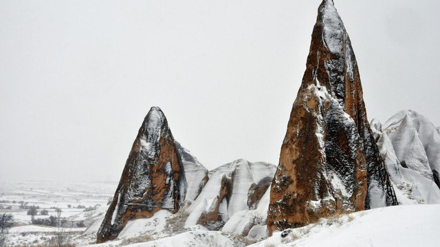 Kapadokya beyaza büründü