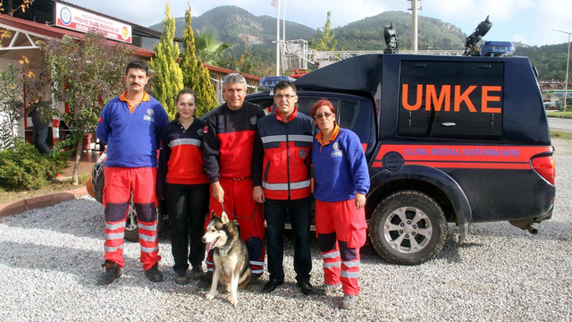 Antalya'da iki aracın kundaklanması güvenlik kamerasında