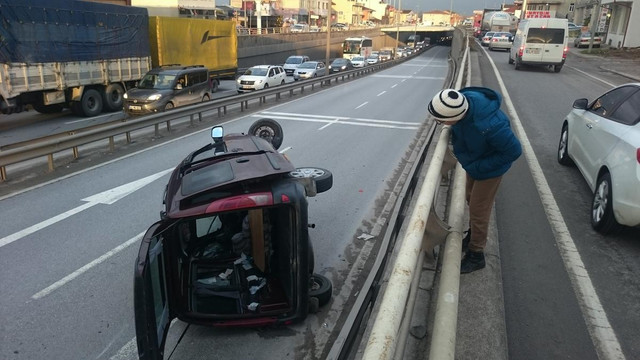 Kocaeli'de trafik kazası: 2 yaralı