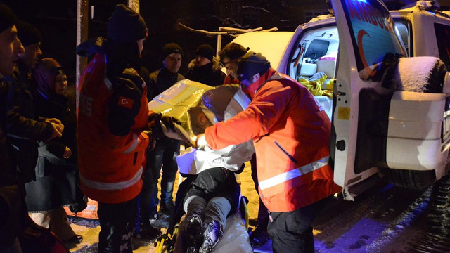 Mahsur kalan hamile kadını UMKE kurtardı