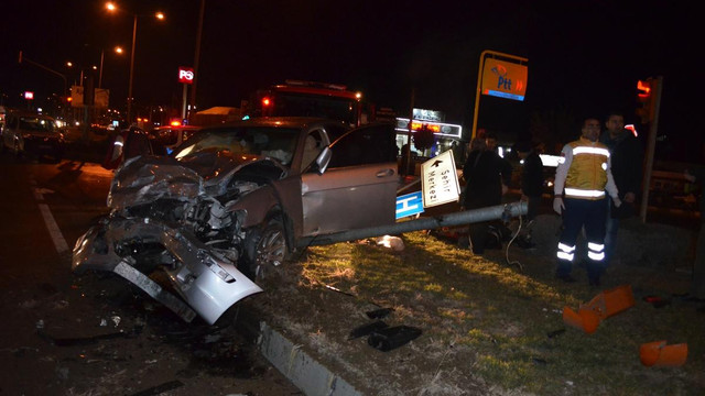 Manisa'da trafik kazası: 1 ölü, 3 yaralı