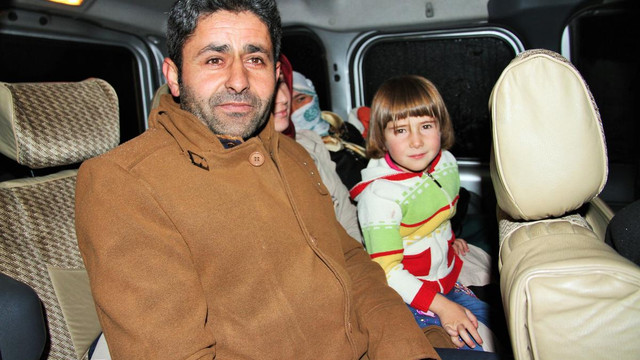 Muş'ta yolda mahsur kalan 10 kişi kurtarıldı