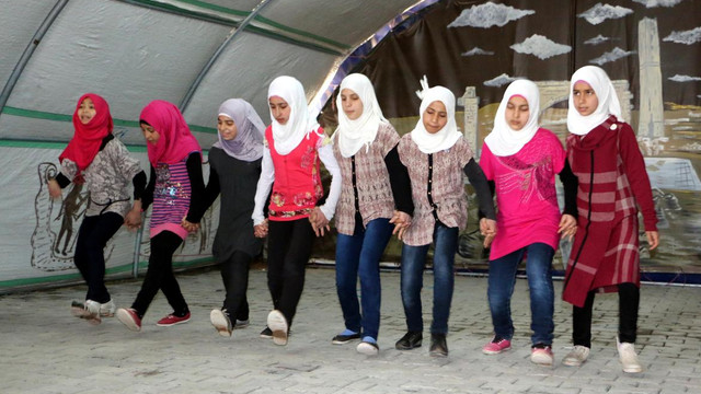 Suriyeli çocuklar "Çocuk Meclisi"nde moral buluyor