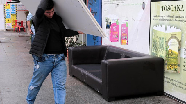 Taraf gazetesinin de bulunduğu binada tahliye işlemi