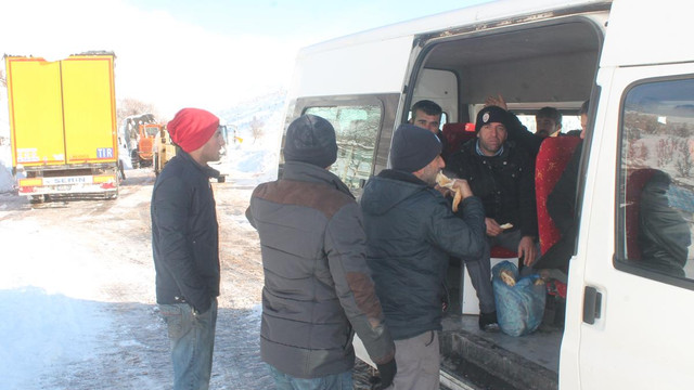 Tipide mahsur kalan kamyon şoförleri kurtarıldı