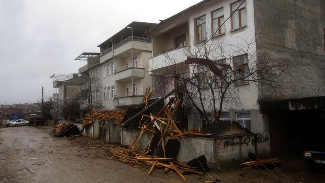 Tokat'ta şiddetli rüzgar