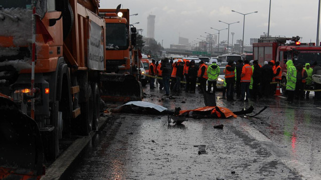 Ümraniye'de trafik kazası: 3 ölü, 1 yaralı