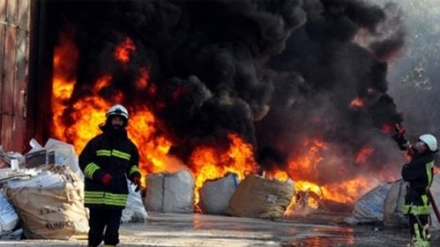 Çanakkalede bulunan gıda fabrikasında yangın!