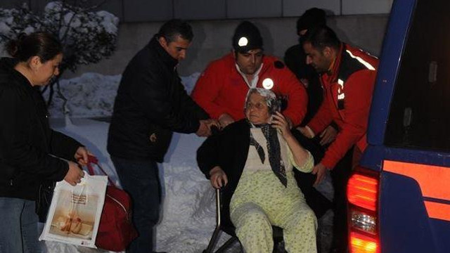Yaşlı kadının imdadına UMKE yetişti