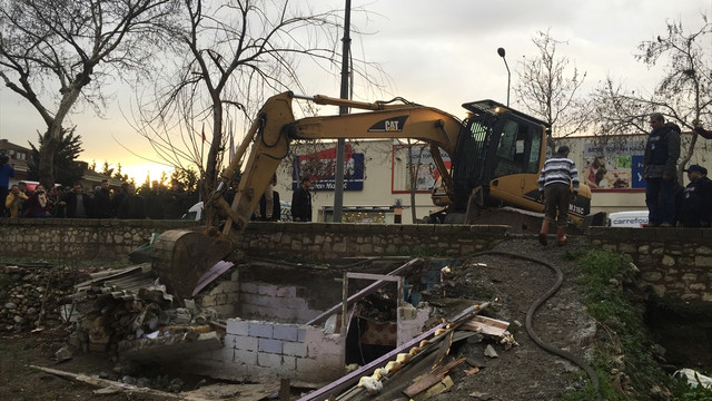 Yedikule Bostanlari'nda seyyar baraka yikimi