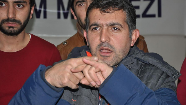 Yeni yıla girerken işaret diliyle barış mesajı verdiler