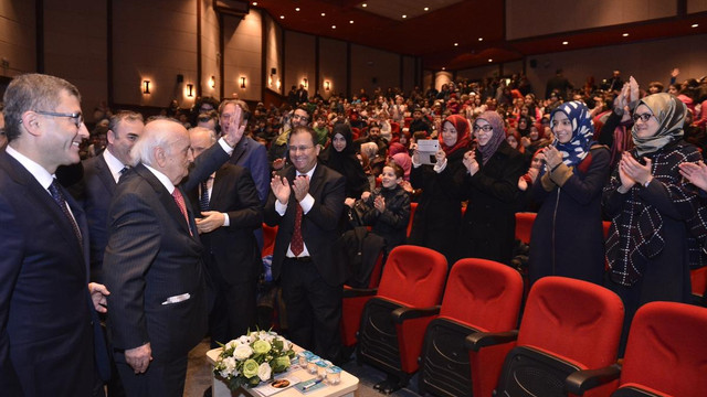 "Yitik hazinenin kaşifi", Üsküdar'da çocuklarla buluştu