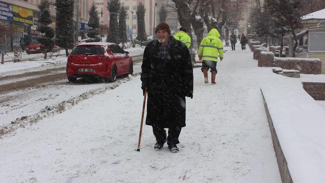 Yozgat'ta eğitime kar engeli