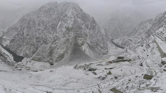 Yusufeli Barajı'nda inşaat çalışmaları devam ediyor