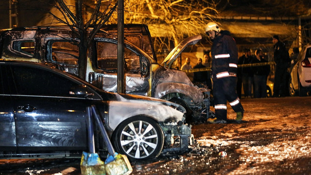 İstanbulda 7 araç kundaklandı!