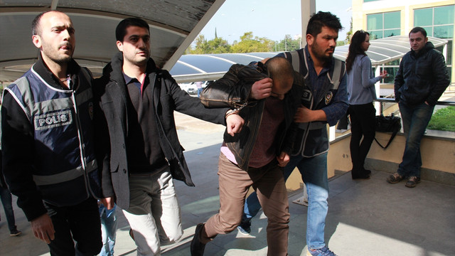 Antalyada PKKya yönelik operasyonda 17 kişi tutuklandı