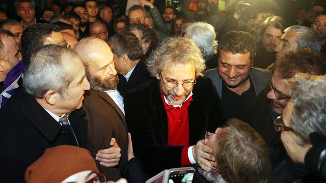 Can Dündar ve Erdem Gül 92 gün sonra tahliye edildi