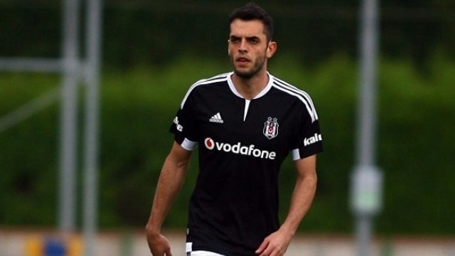 Beşiktaş defansının bel kemiği Rhodolfo ameliyat edilecek!