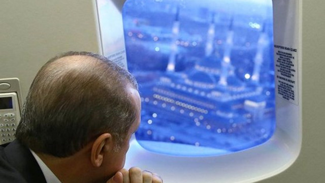 Cumhurbaşkanı Erdoğan Beştepe Millet Camiini helikopterden izledi