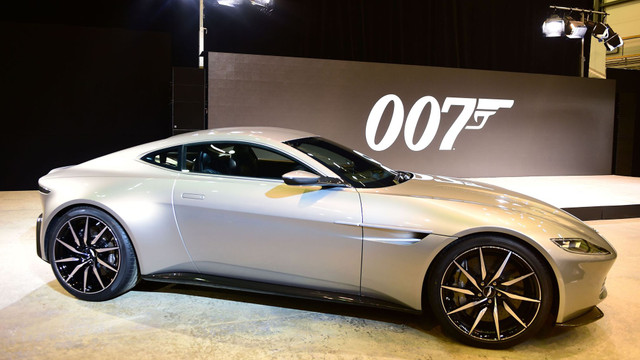 James Bondun arabası 2.4 milyon sterline satıldı!