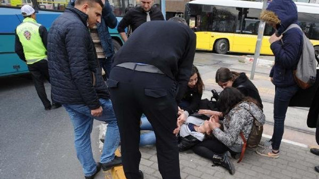 Beyoğlunda İETT otobüsü üniversite öğrencisine çarptı!