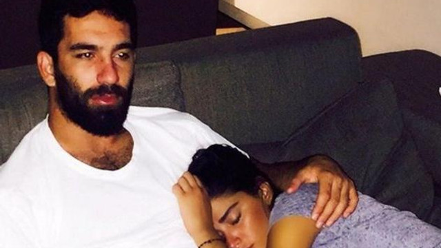 Aslıhan Doğandan Arda Turanla ayrılık iddialarına fotoğraflı yanıt!