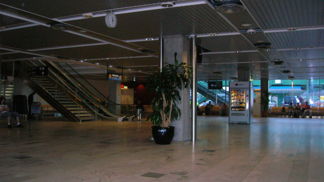 İsveç Havalimanında şüpheli paket!