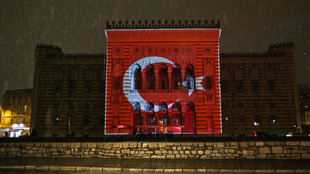 Bosna Hersek Vjecnica Kutuphanesi Ne Turk Bayragi Yansitti Politika