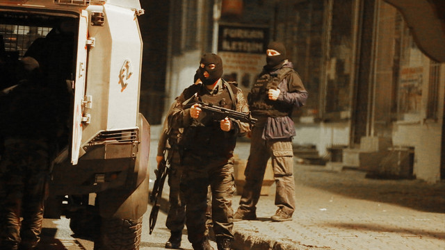 İstanbulda 20 adrese eş zamanlı terör operasyonu yapıldı