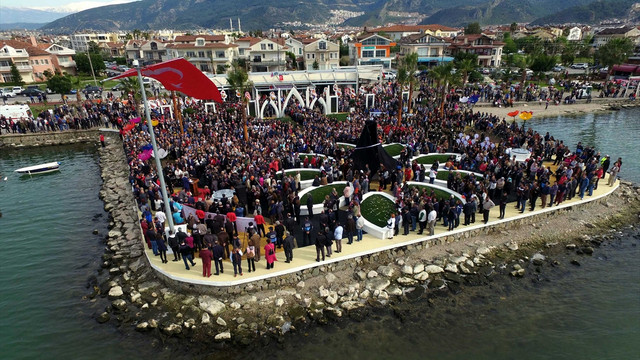 Fethiyede Özgecan Aslan Anıtı açıldı