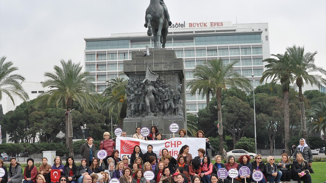 İzmirli kadınlar iyi hal indirimini protesto etti